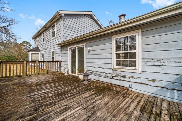 2292 Rolling Hills Road, Conroe, TX 77303