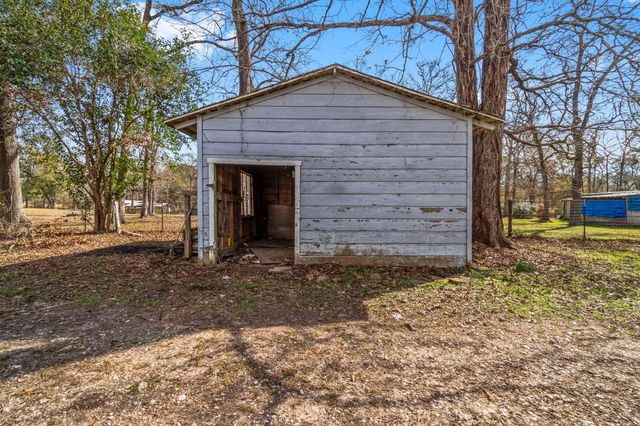 2292 Rolling Hills Road, Conroe, TX 77303