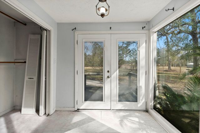 2292 Rolling Hills Road, Conroe, TX 77303