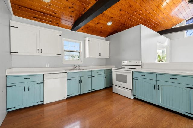 2292 Rolling Hills Road, Conroe, TX 77303