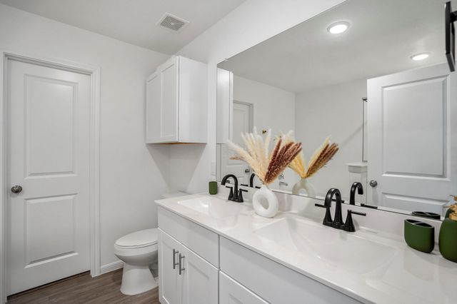 10477 Pineland Drive, Willis, TX 77378