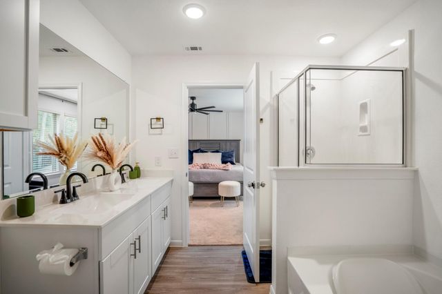 10477 Pineland Drive, Willis, TX 77378