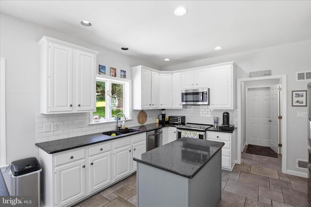 725 OXFORD RD, Lancaster, PA 17601