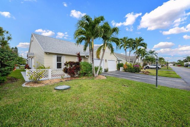 2611 SE Tropical East Circle, Port St Lucie, FL 34952