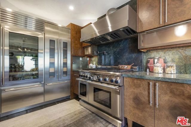 6383 Quebec Drive, Los Angeles, CA 90068