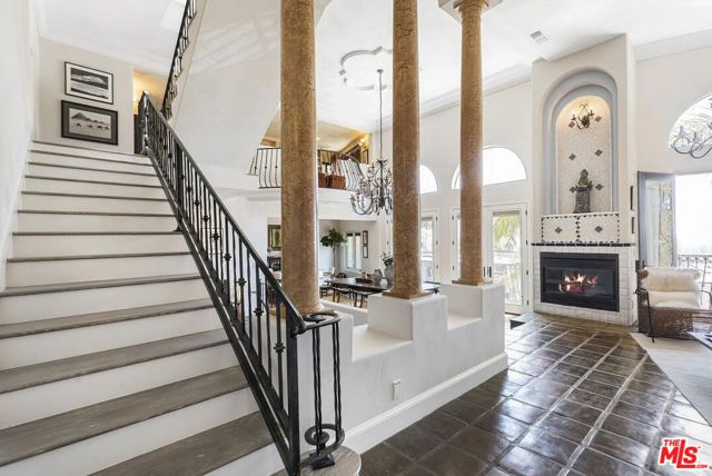 6383 Quebec Drive, Los Angeles, CA 90068