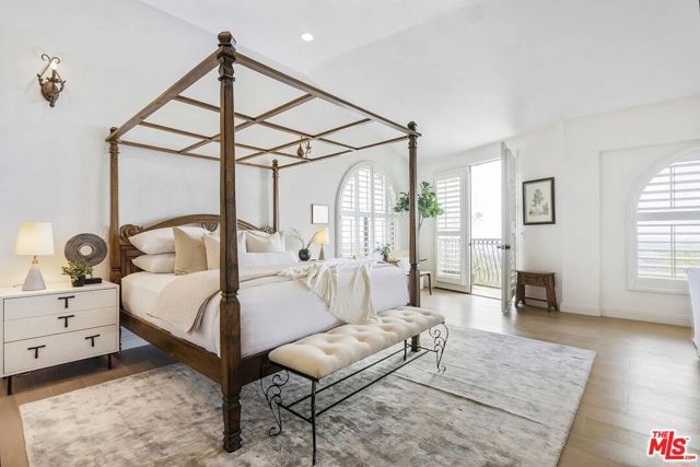 6383 Quebec Drive, Los Angeles, CA 90068