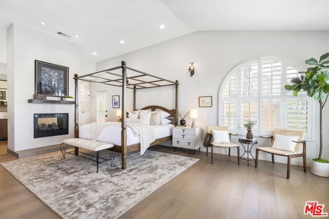 6383 Quebec Drive, Los Angeles, CA 90068