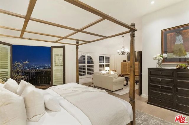 6383 Quebec Drive, Los Angeles, CA 90068