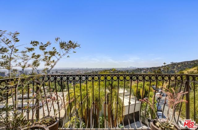 6383 Quebec Drive, Los Angeles, CA 90068