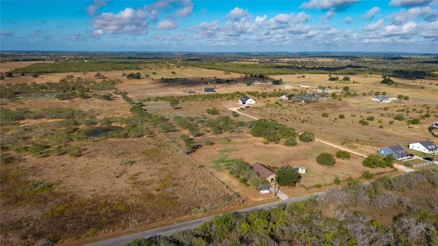 553 County Road 422, Stockdale, TX 78160