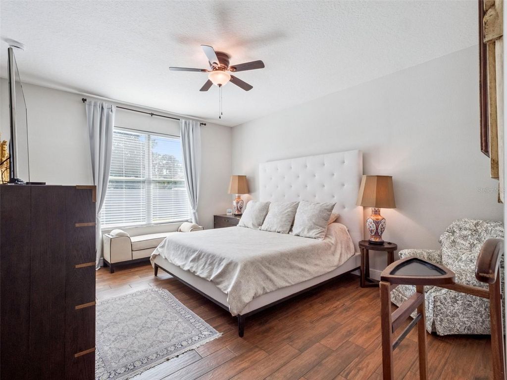 Image 15 of property listing at 1110 VINSETTA CIRCLE, Winter Garden, FL 34787