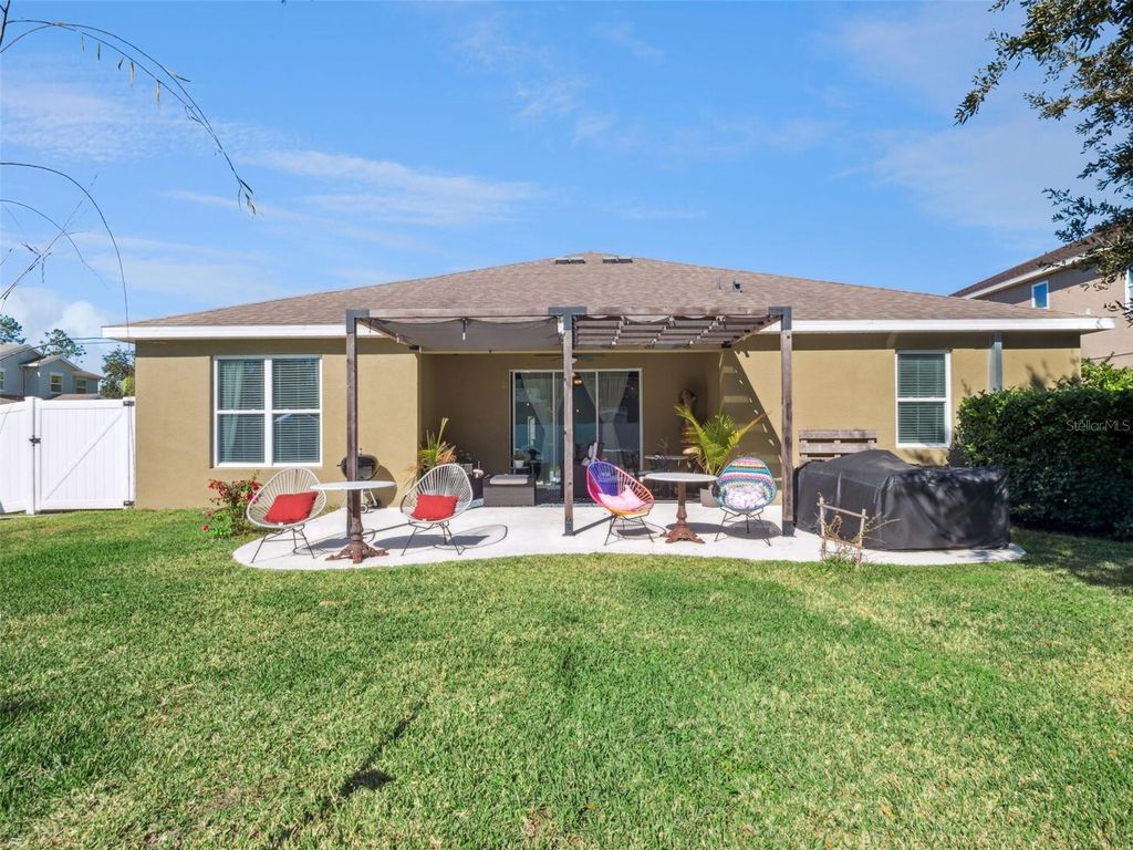 Image 27 of property listing at 1110 VINSETTA CIRCLE, Winter Garden, FL 34787