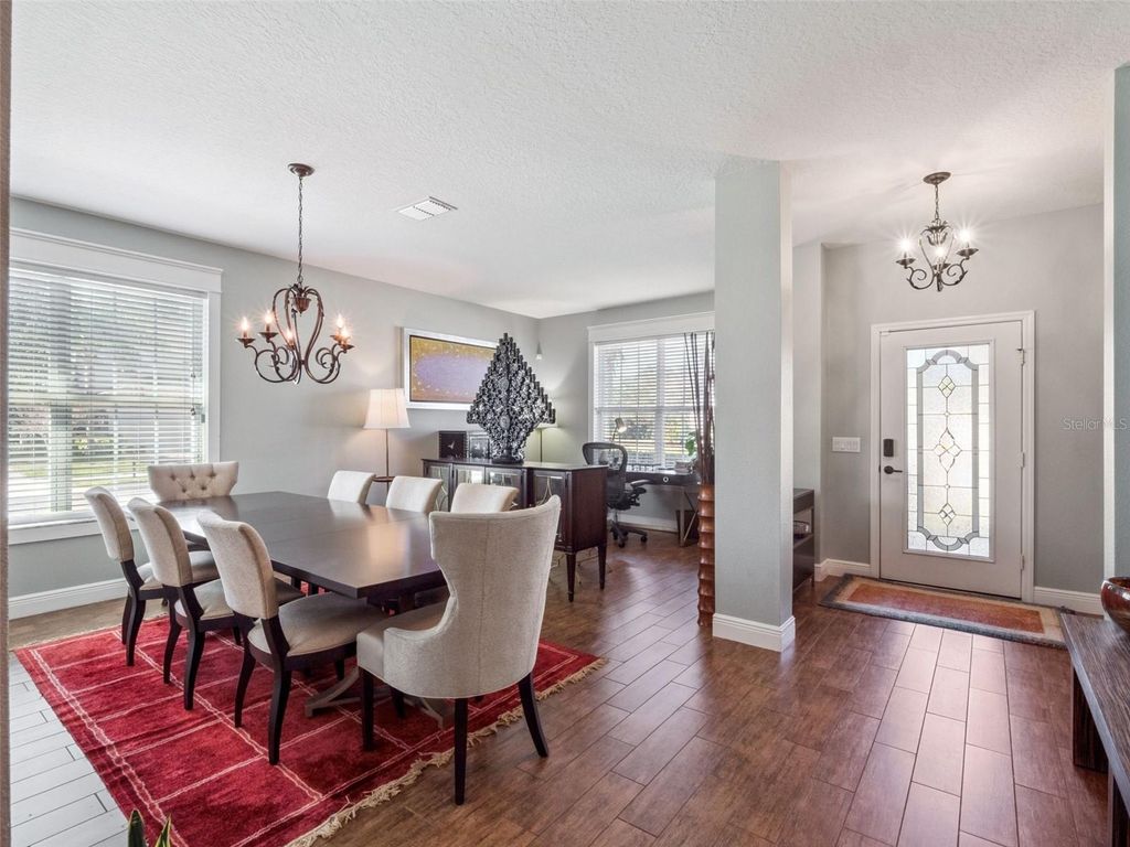 Image 4 of property listing at 1110 VINSETTA CIRCLE, Winter Garden, FL 34787