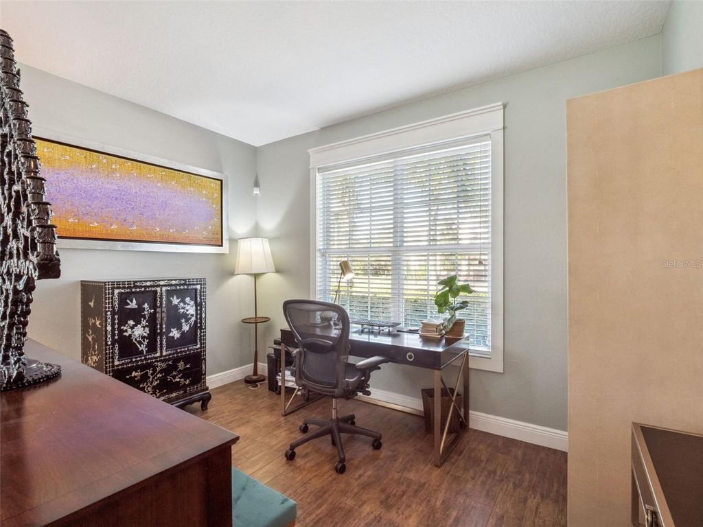 Image 7 of property listing at 1110 VINSETTA CIRCLE, Winter Garden, FL 34787