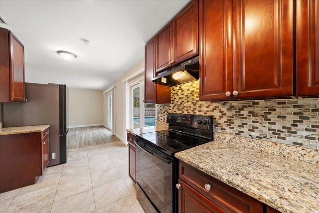 11 JEFF ROAD, Largo, FL 33774