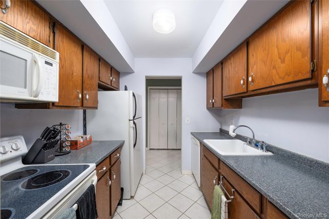 1212 Cherry Hill Drive, Poughkeepsie, NY 12603