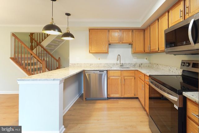 5718 CROATAN CT, Centreville, VA 20120