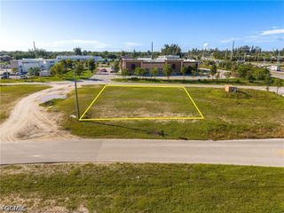 1504 SW 6th TER, Cape Coral, FL 33991