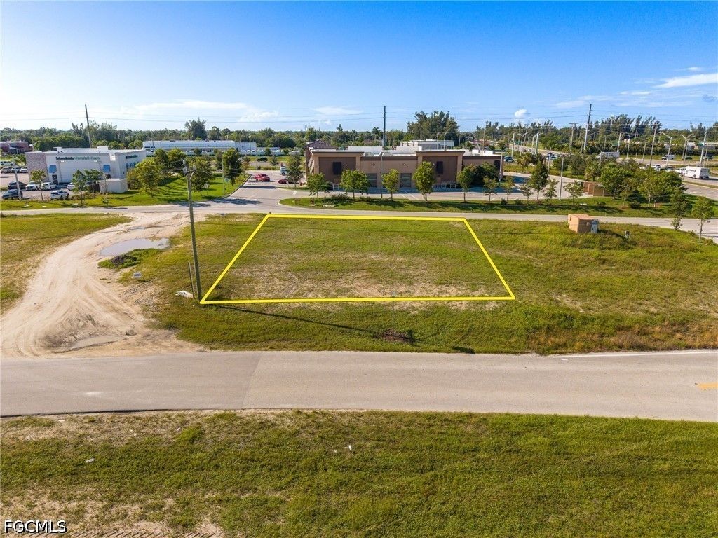 1504 SW 6th TER, Cape Coral, FL 33991