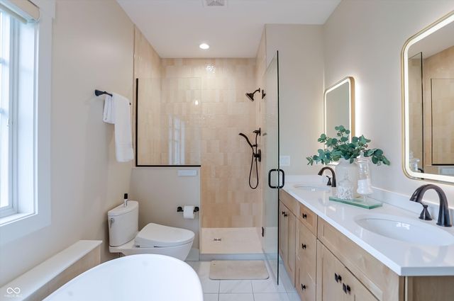 5714 Inglenook Way, Zionsville, IN 46077