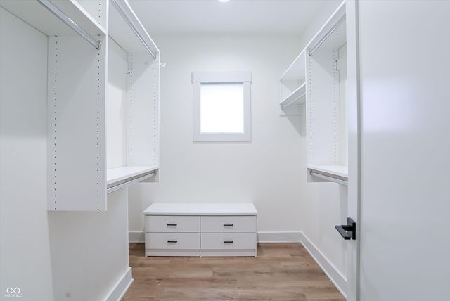 5714 Inglenook Way, Zionsville, IN 46077