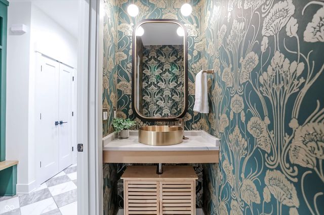 5714 Inglenook Way, Zionsville, IN 46077