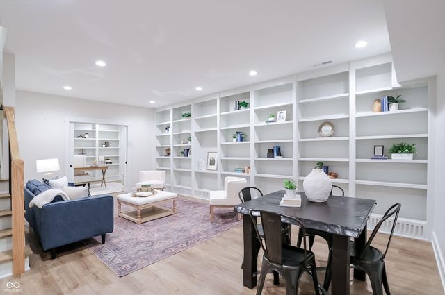 5714 Inglenook Way, Zionsville, IN 46077