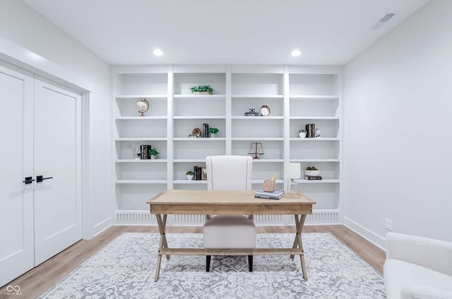 5714 Inglenook Way, Zionsville, IN 46077