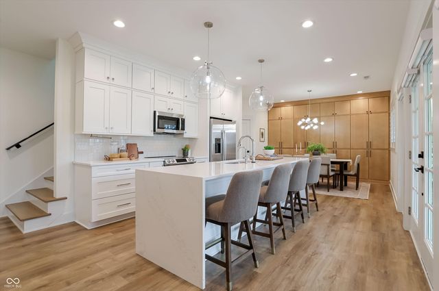 5714 Inglenook Way, Zionsville, IN 46077