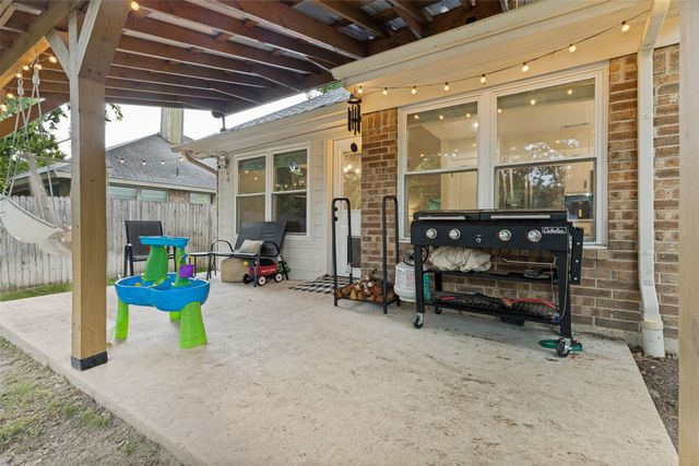 537 Blue Haze Drive, Fort Worth, TX 76108