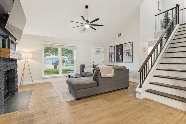 537 Blue Haze Drive, Fort Worth, TX 76108