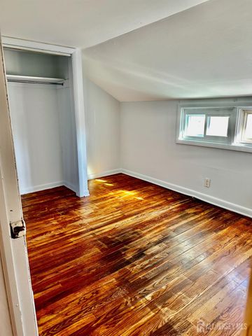 428 New Market Road 2, Piscataway, NJ 08854