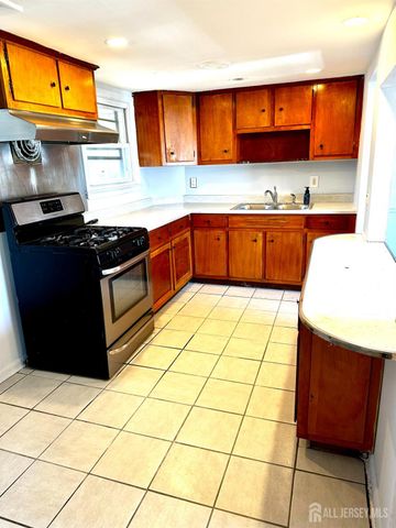 428 New Market Road 2, Piscataway, NJ 08854