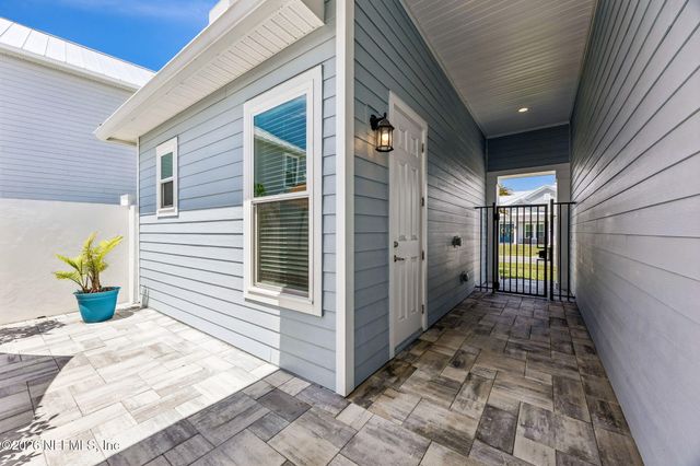 120 TORTOLA Way, St. Johns, FL 32259