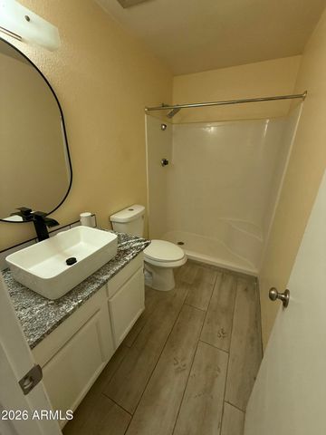 6719 W DENTON Lane W, Glendale, AZ 85303