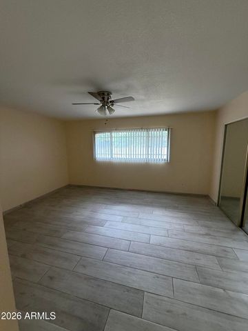 6719 W DENTON Lane W, Glendale, AZ 85303
