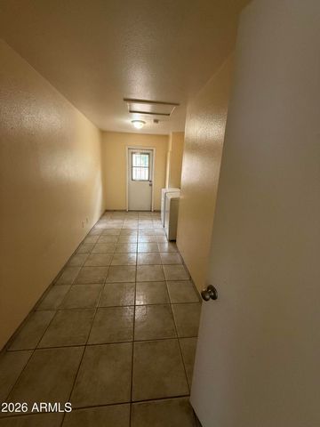 6719 W DENTON Lane W, Glendale, AZ 85303