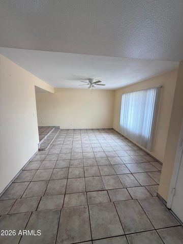 6719 W DENTON Lane W, Glendale, AZ 85303