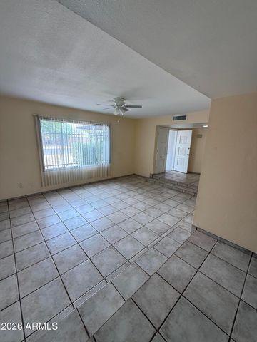 6719 W DENTON Lane W, Glendale, AZ 85303
