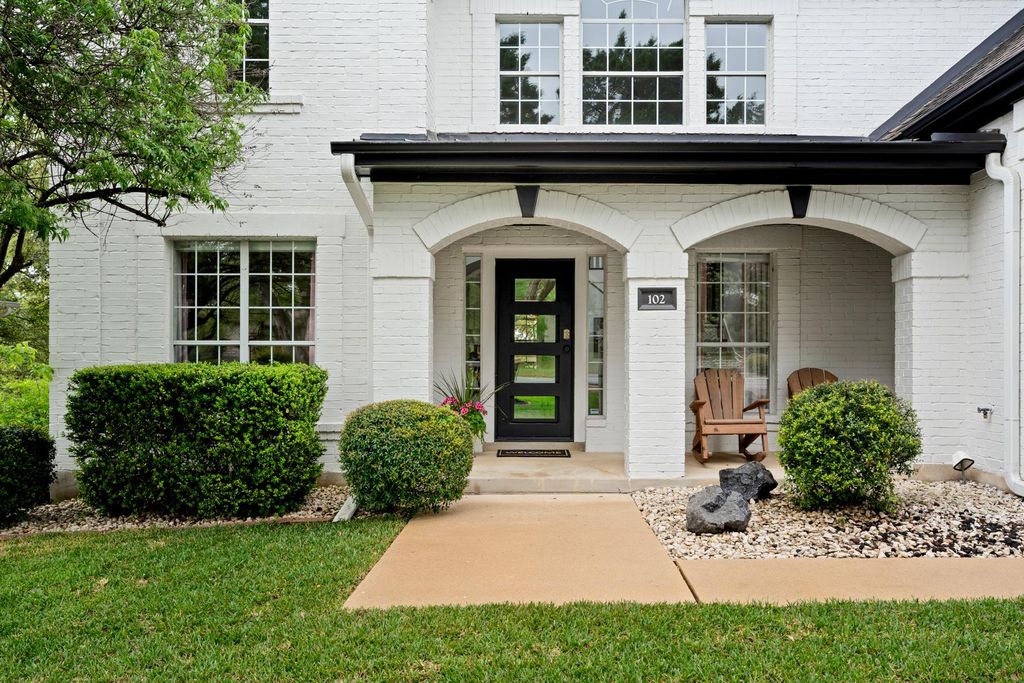 102 Hurst Creek RD, Lakeway, TX 78734