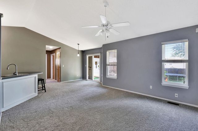 616 E Peach, Haysville, KS 67060