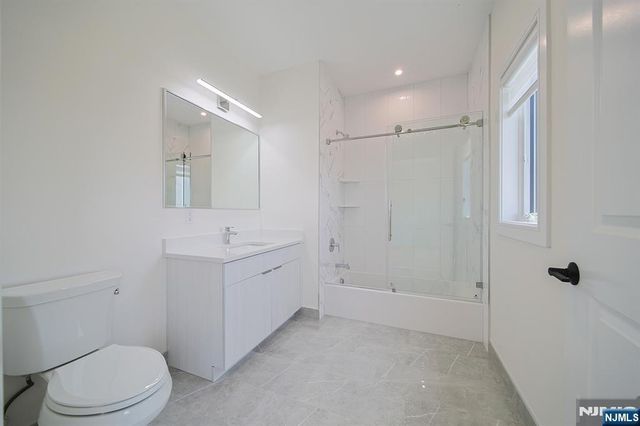 401 Central Boulevard 4C, Palisades Park, NJ 07650