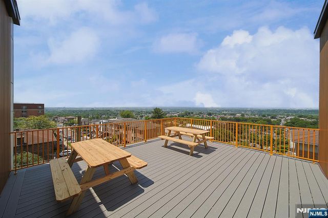 401 Central Boulevard 4C, Palisades Park, NJ 07650