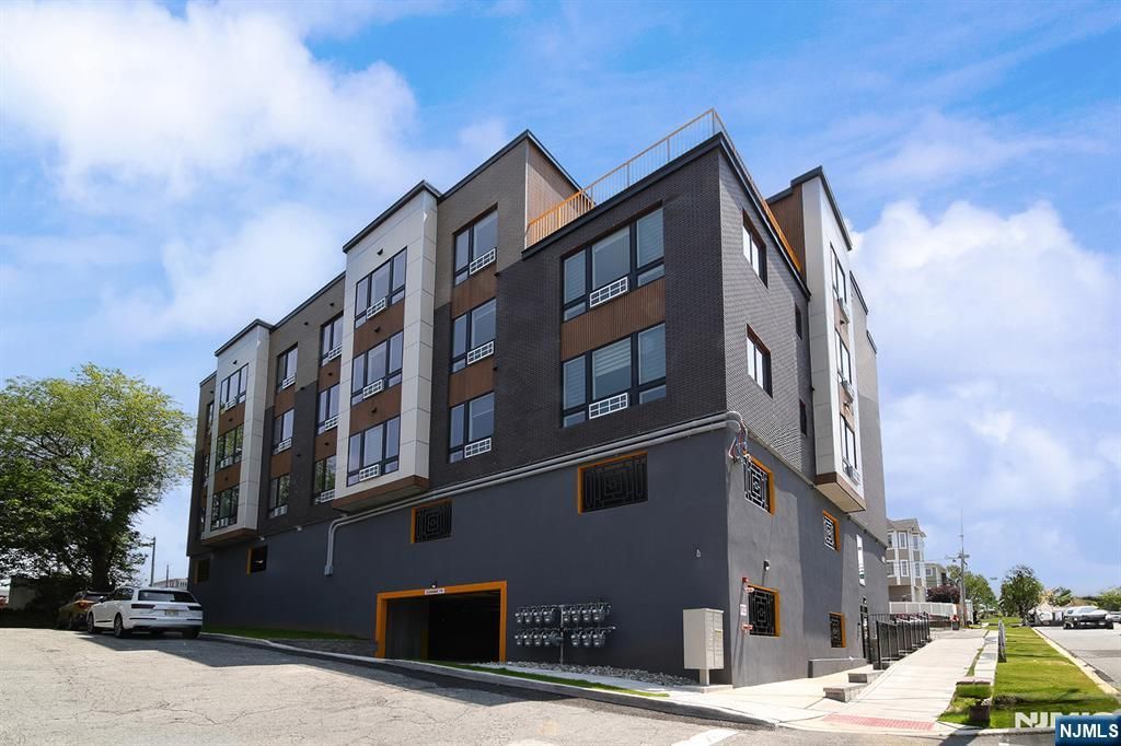 401 Central Boulevard 4C, Palisades Park, NJ 07650