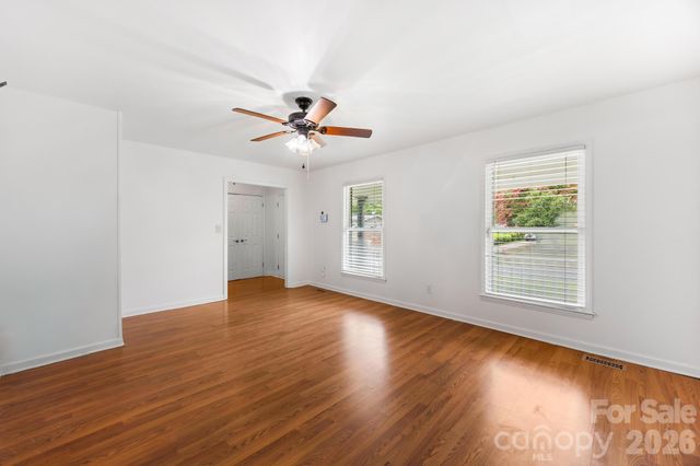 1131 Mt Kisco Drive, Charlotte, NC 28213