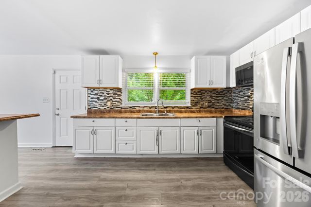 1131 Mt Kisco Drive, Charlotte, NC 28213
