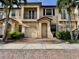 12820 SW 132nd Ter, Miami, FL 33186