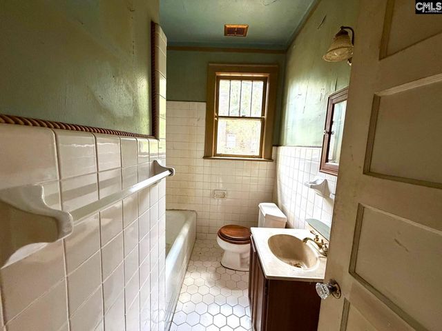 3961 Live Oak Street, Columbia, SC 29205