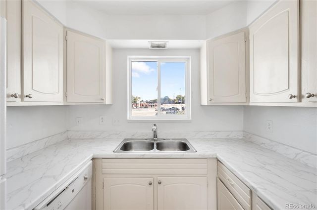 2210 S Dexter Street, Denver, CO 80222